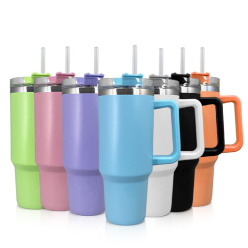 כוס נירוסטה תרמית מעוצבת ענקית דופן כפולה עם קשית וידית לאחיזה נוחה